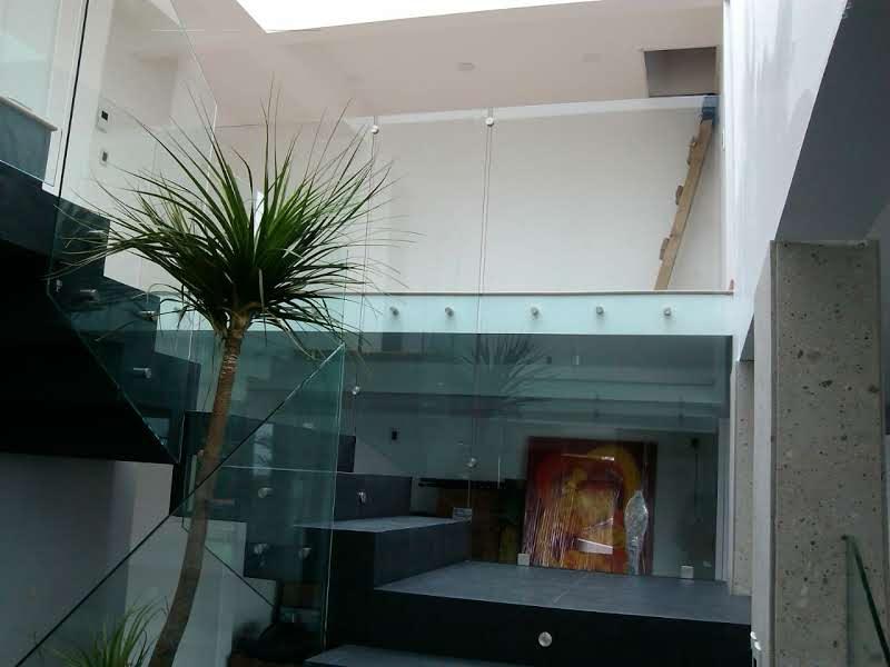 División interior de cristal templado